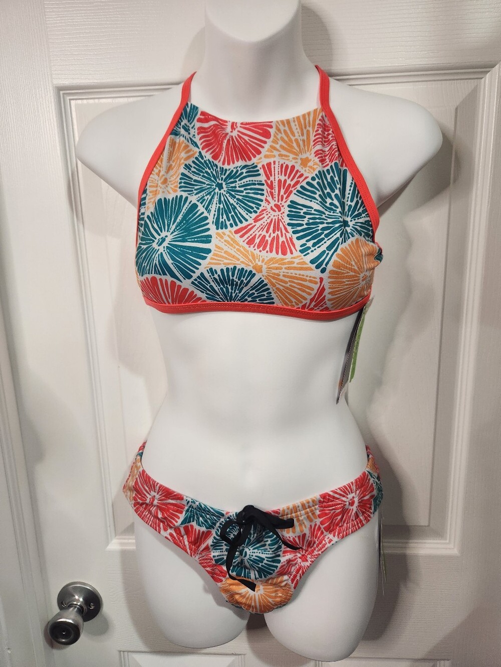 Speedo NWT 2 Piece Bikini Swimsuit Small Top Medium Bottom High Neck Tropical